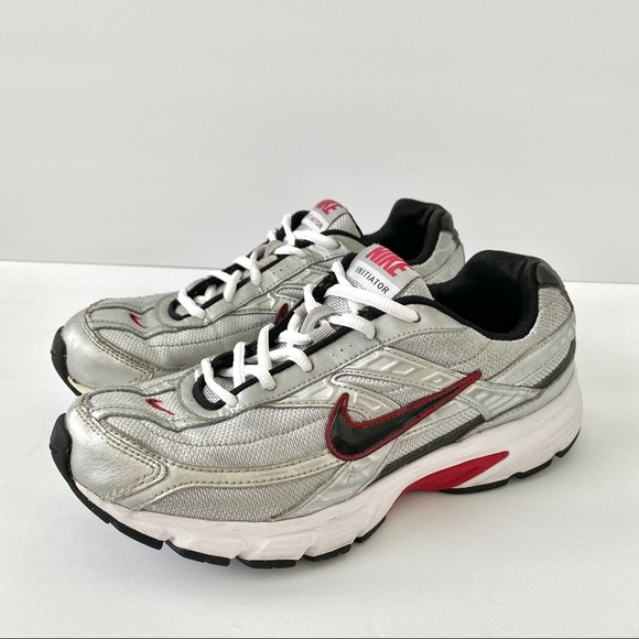 nike initiator silver red